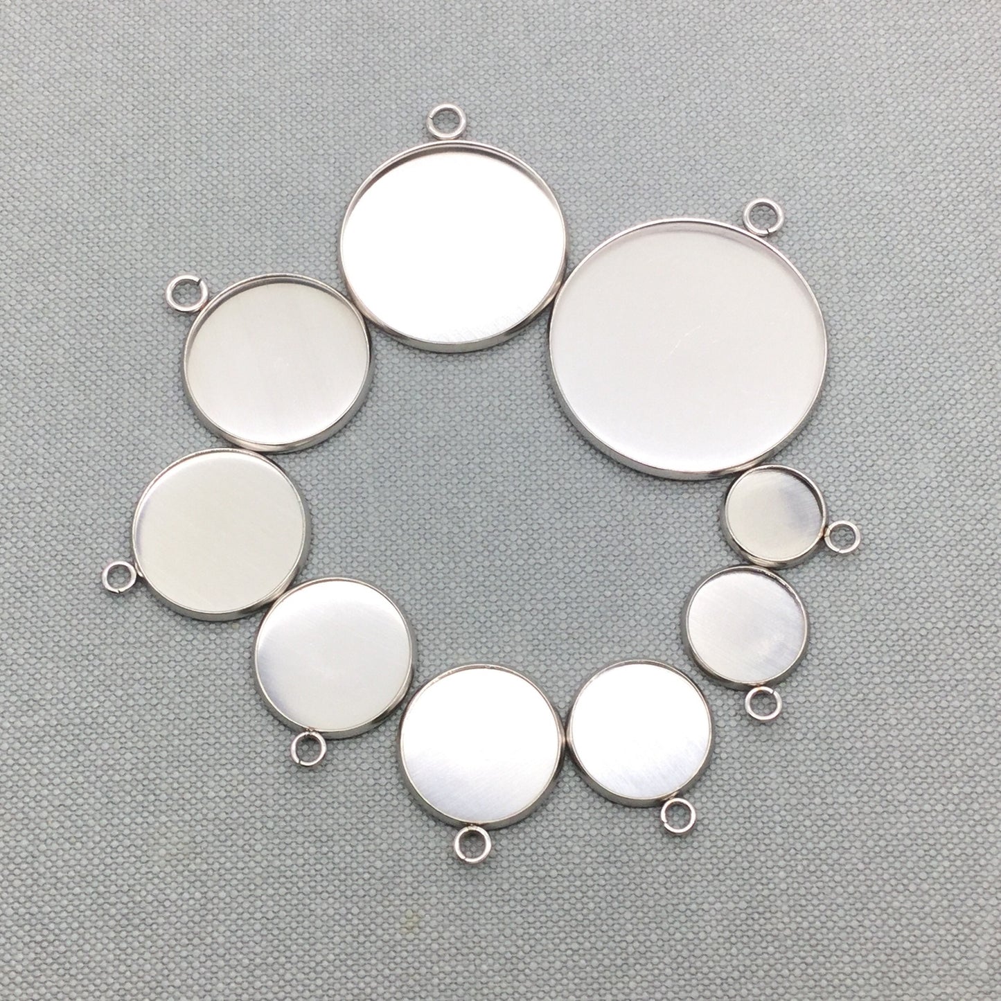 100pcs Stainless Steel 316L Stud Charm Round Bezel Setting Blanks DIY Necklace Pendant Jewelry Findings 6mm to 30mm