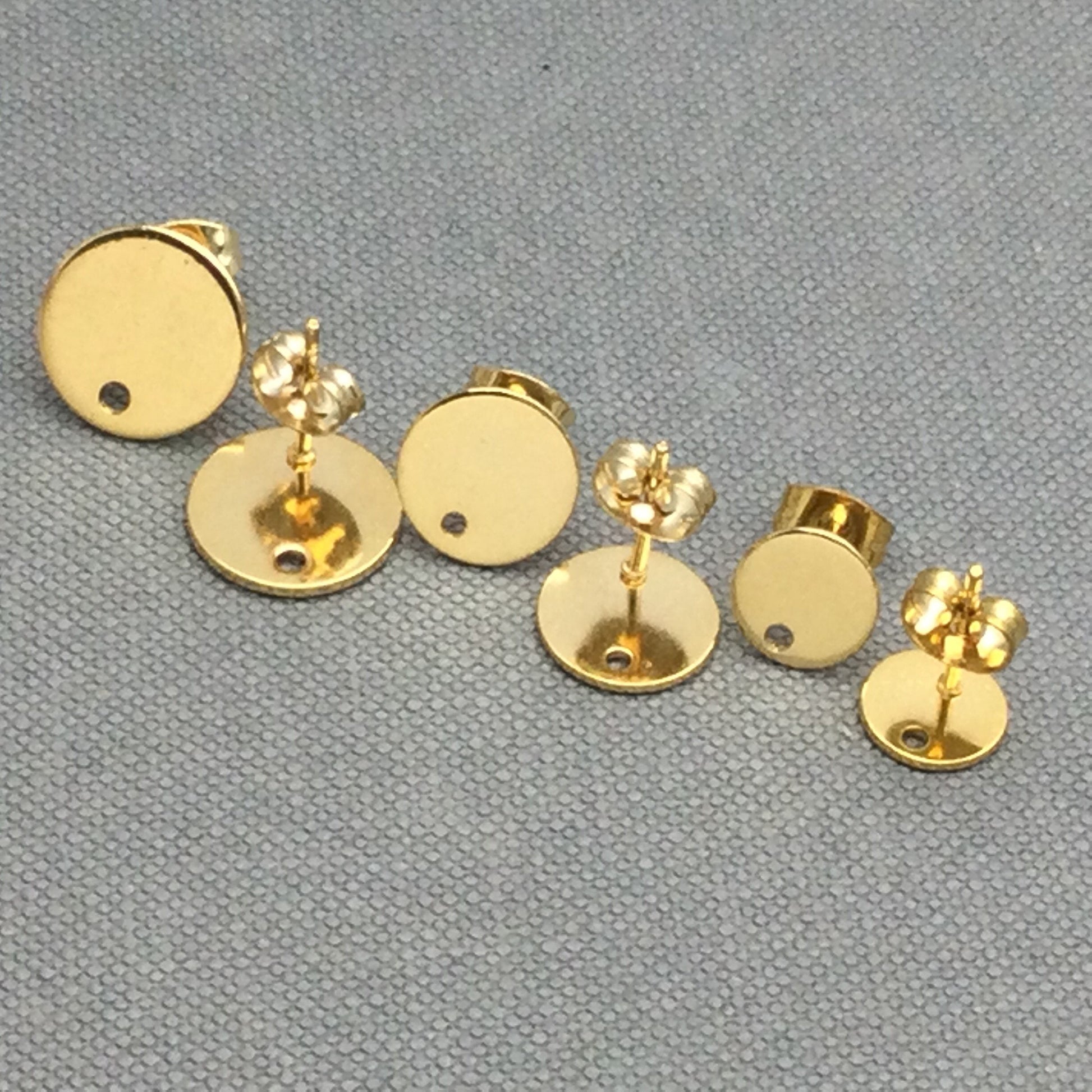 100pcs Stainless Steel 316L Gold Plated Round Disc with Hole Stud Earring Round Bezel Setting Blanks DIY Earring Jewelry Findings