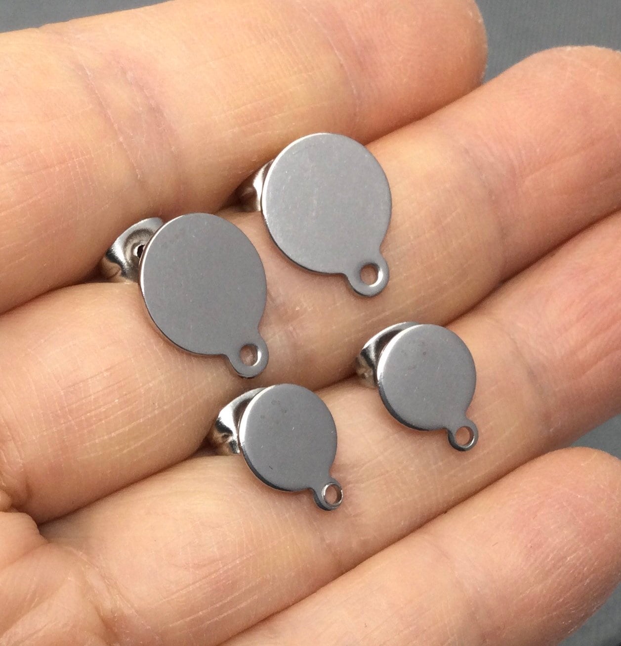 100pcs Stainless Steel 316L Gold Plated Round with bottom loop Hole Stud Earring Round Bezel Setting Blanks DIY Earring Jewelry Findings