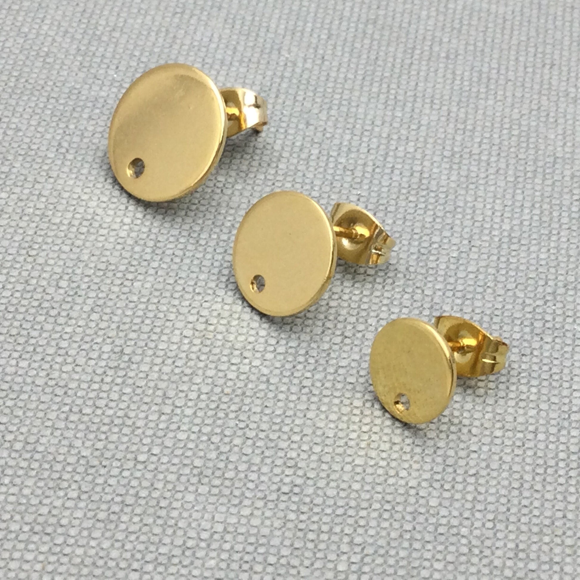 100pcs Stainless Steel 316L Gold Plated Round Disc with Hole Stud Earring Round Bezel Setting Blanks DIY Earring Jewelry Findings