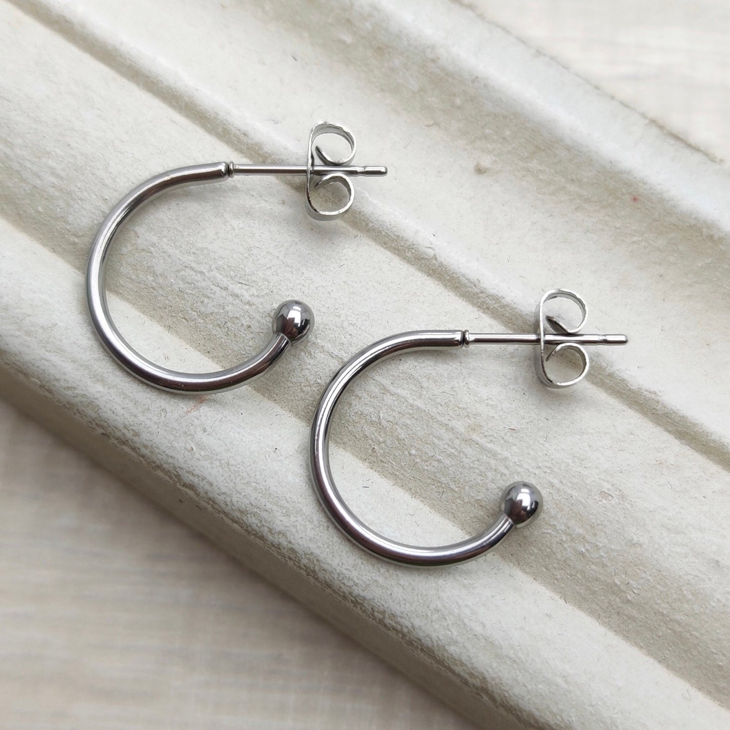 100 pcs Open Hoop C Shape Ball End Classic Earrings Stainless Steel Hoop Earrings With Backs DIY Earring Gift for Her Best Friend 1.5x16mm