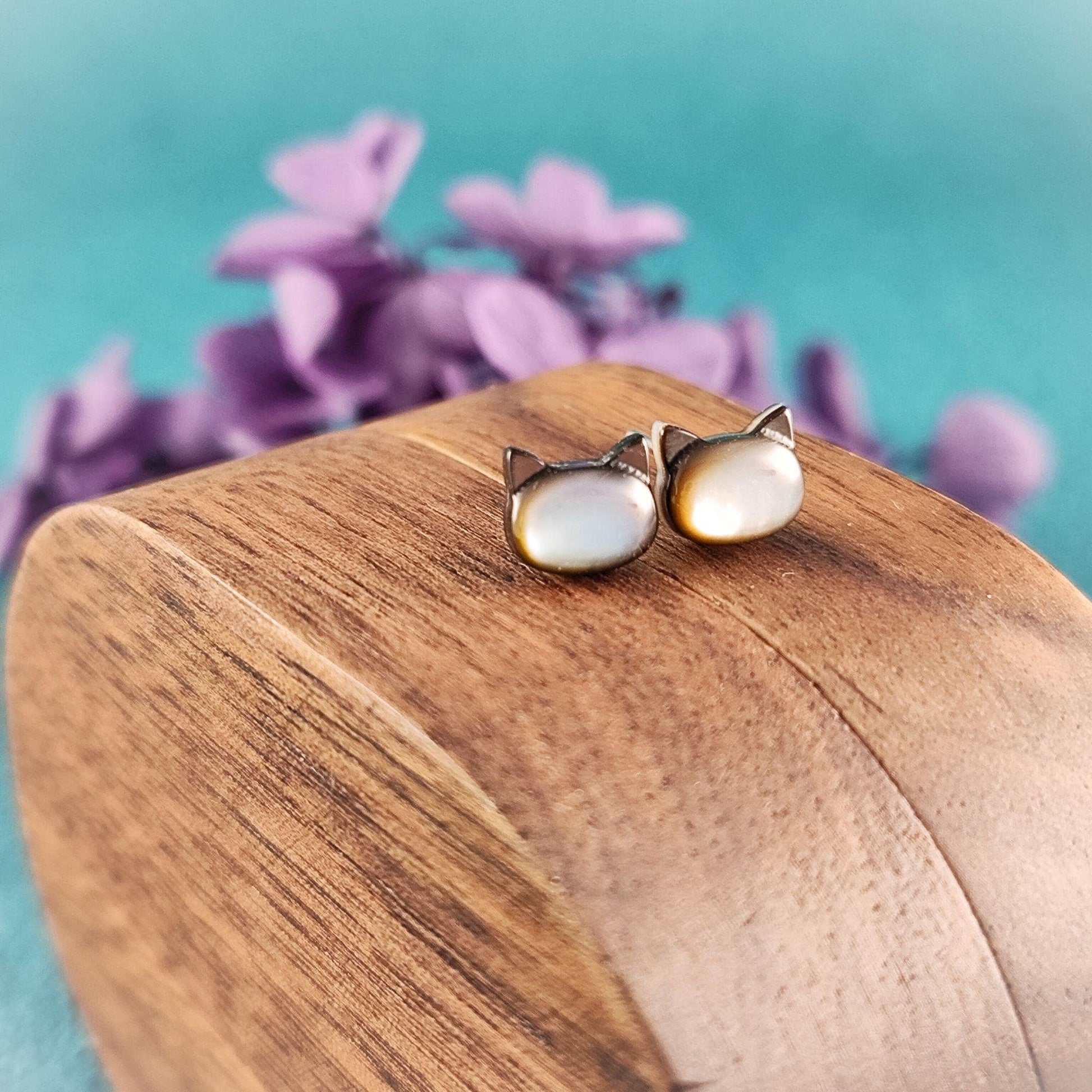Hand carved White and Black Cat Mother of Pearl Stud Earrings Animal Sterling Silver Post Stud Earrings, Natural Mother of Pearl Earrings