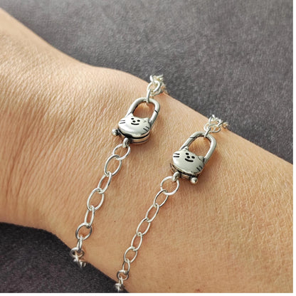 Sterling Silver Cute Cat Push in Spring Clasp Oval Chain Bracelet Lobster Lock Clasp Paperclip Clasp Bracelet Gift for Her 20 cm long